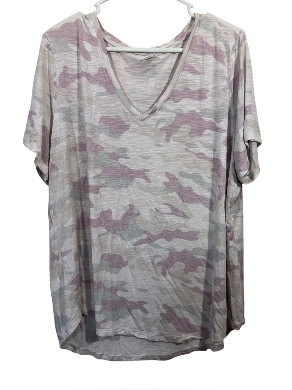 Old Navy Luxe Pink Camo Printed V-Neck Short Sleeve T-Shirt